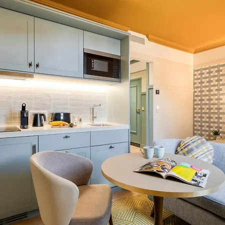 Citadines Canal 4*