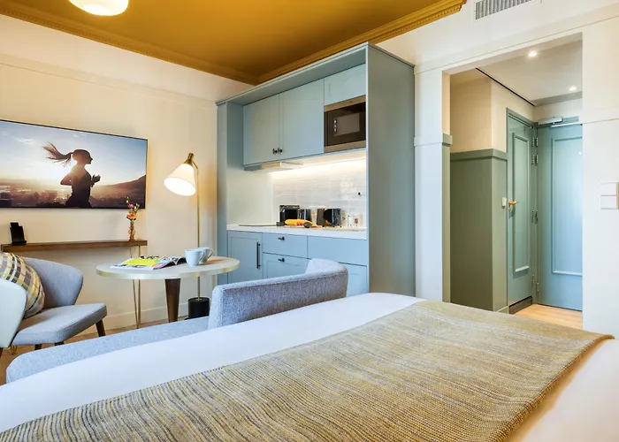 Aparthotel Citadines Canal 4*